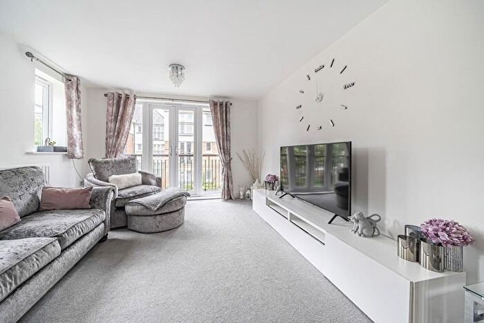 2 Bedroom Flat For Sale In Mallards House, Fleet, Hampshire, GU51