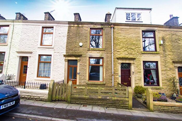 4 Bedroom House To Rent In Ashleigh Street, Darwen, BB3