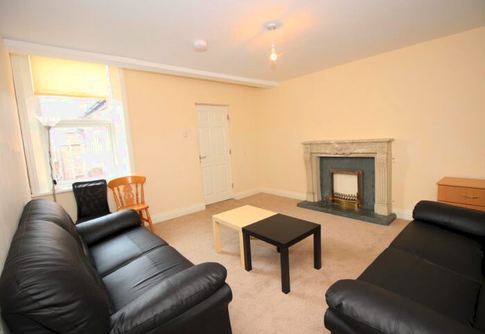 6 Bedroom Maisonette To Rent In (pppw) Hazelwood Avenue, Newcastle Upon Tyne, NE2