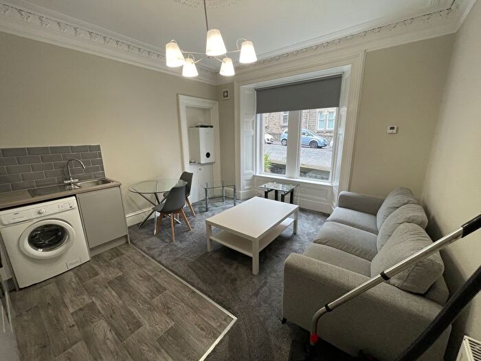 2 Bedroom Flat To Rent In Forest Park Road, Dundee, DD1