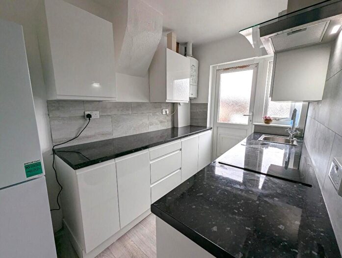 2 Bedroom Flat To Rent In Eastcote Lane, Harrow, Middlesex, HA2