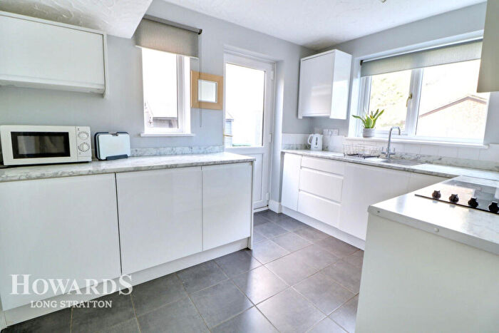 4 Bedroom Detached House For Sale In Suffield Close, Norwich, NR15