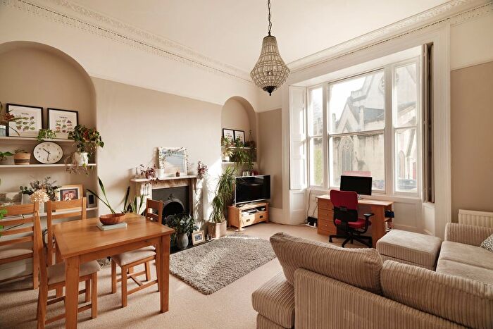 1 Bedroom Flat For Sale In Richmond Park Road, Bristol, BS8