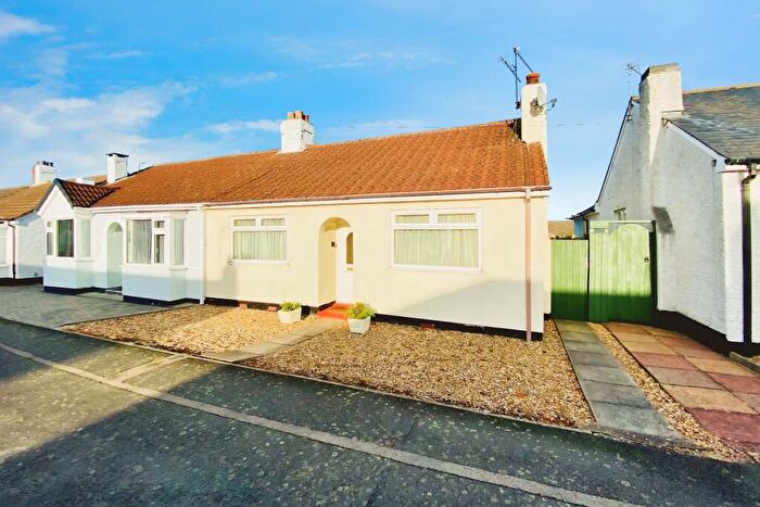 2 Bedroom Semi-Detached Bungalow For Sale In Tentercroft Avenue, Syston, LE7