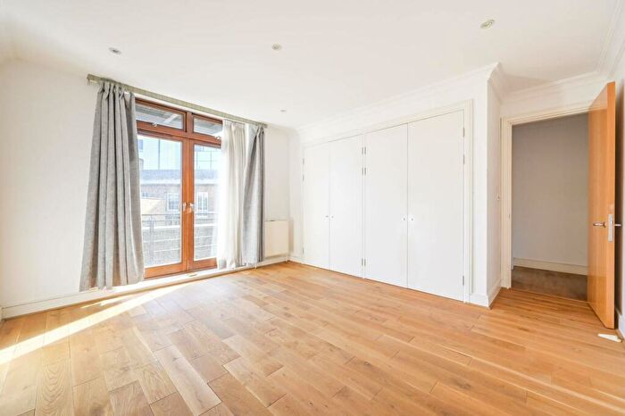 2 Bedroom Flat To Rent In City Quay, Wapping, London, E1W