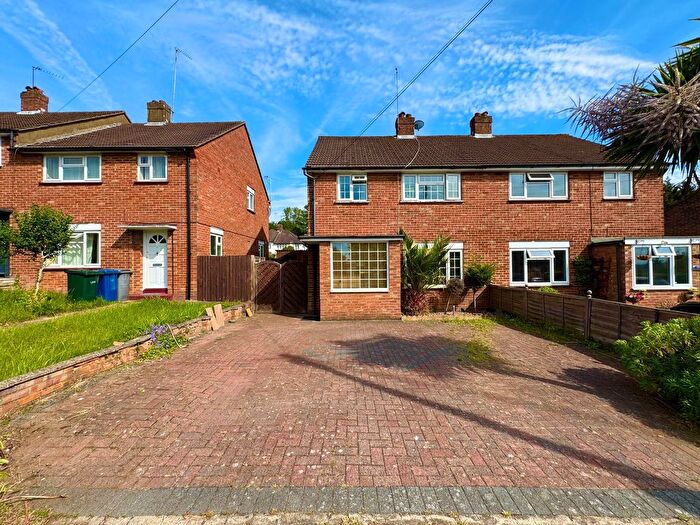 3 Bedroom Semi Detached House For Sale In Ramillies Road, London, NW7