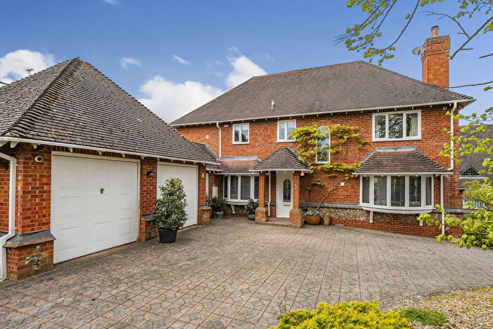 5 Bedroom Detached House For Sale In Little Orchard Court, Winchester Road, SP10