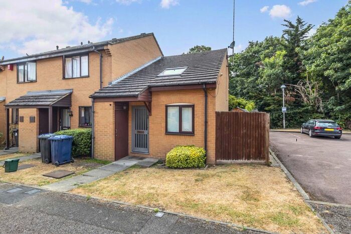 1 Bedroom Property To Rent In Wilkinson Way, London, W4