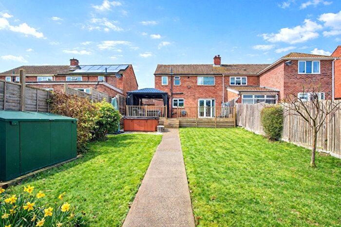 3 Bedroom Semi-Detached House For Sale In Middlemoor Road, Frimley, Camberley, Surrey, GU16