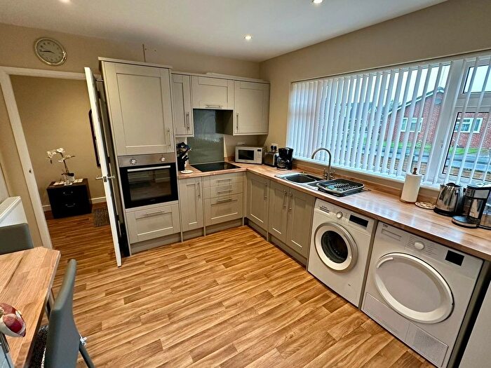 2 Bedroom Bungalow For Sale In Irvine Close, Kings Acre, Hereford, HR4