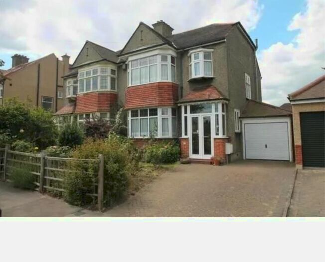 3 Bedroom Semi-Detached House To Rent In Greencourt Gardens, Addington, Croydon CR0