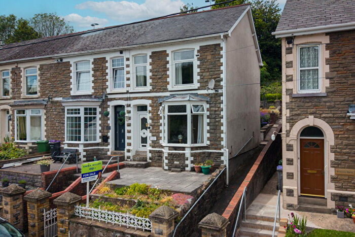 3 Bedroom End Of Terrace House For Sale In Ffrwd Road, Abersychan, NP4