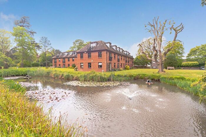 2 Bedroom Flat To Rent In Delves House West, Delves Close, BN8