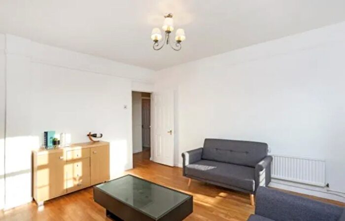 3 Bedroom Flat For Sale In Filey House, Usk Road, London, SW11