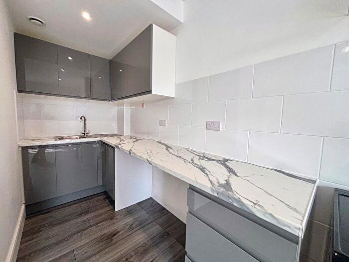 2 Bedroom Flat To Rent In Tonge Moor Road, Bolton, Lancashire, BL2