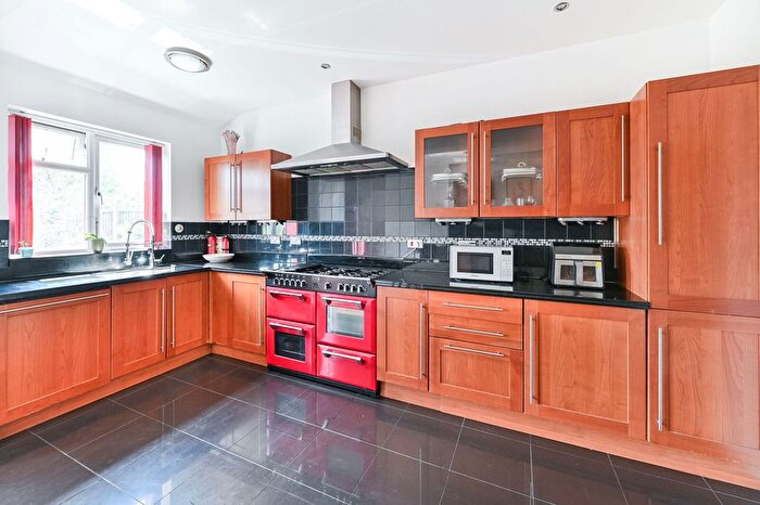 8 Bedroom Semi-Detached House For Sale In Howden Road, South Norwood, London, SE25