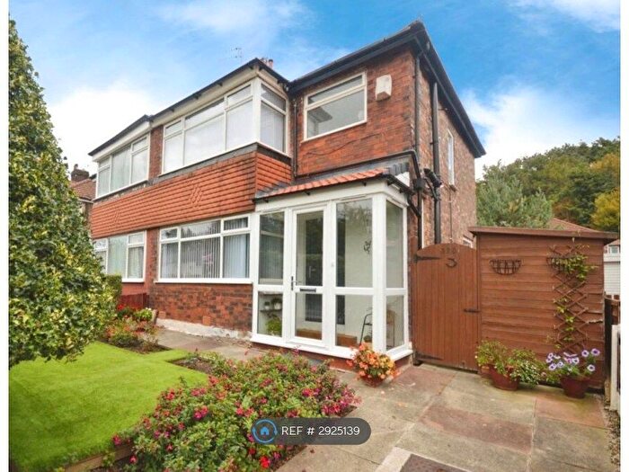 4 Bedroom Semi Detached House To Rent In Littleton Road, Salford, M7