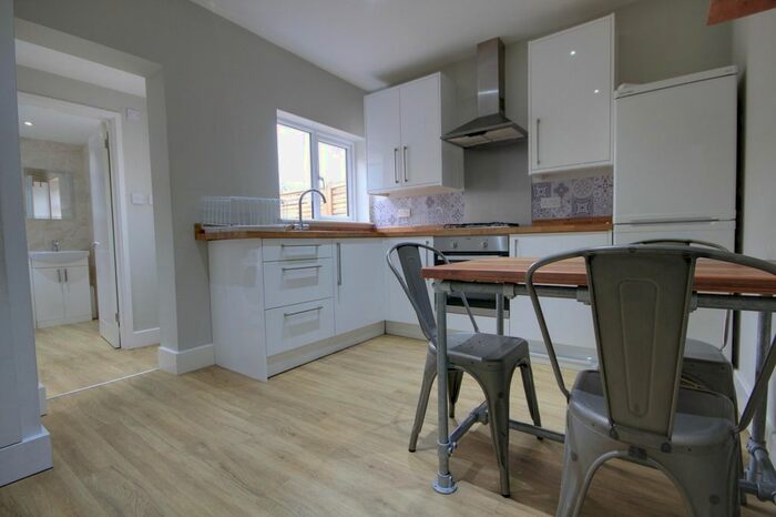 2 Bedroom Terraced House To Rent In Foxhill Road, Reading, Berkshire, RG1