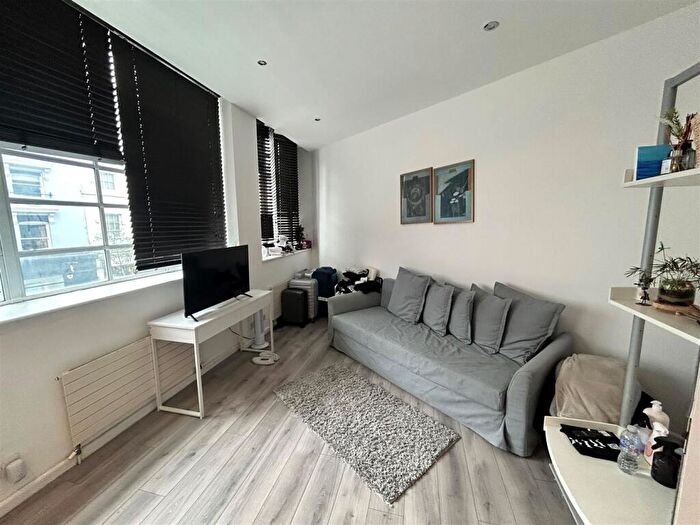 1 Bedroom Apartment To Rent In Princes House, North Street, BN1