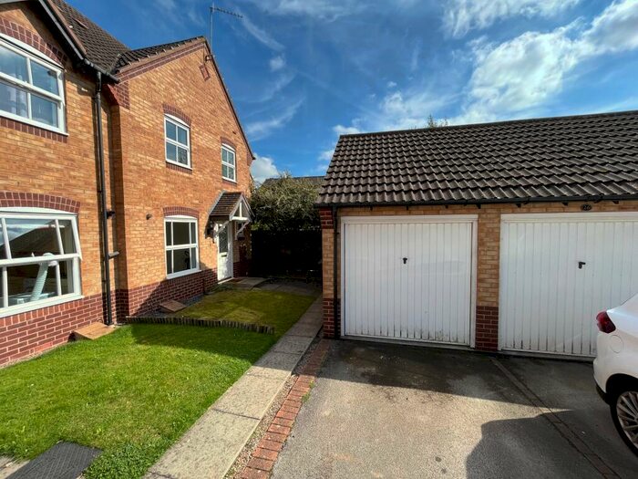 3 Bedroom Semi-Detached House To Rent In Wye Close, Hilton, DE65