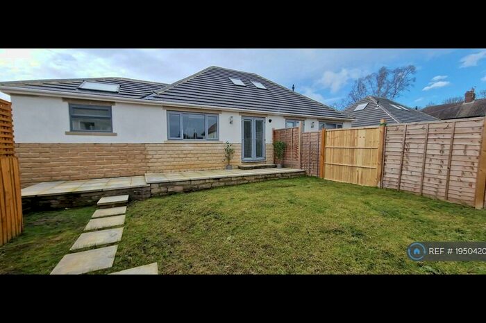 4 Bedroom Semi-Detached House To Rent In Redesdale Place, Leeds, LS16