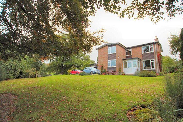 4 Bedroom Detached House For Sale In Pentre Celyn, Ruthin, LL15