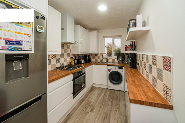 2 Bedroom Apartment To Rent In Shelley Court, London Road, Reading, Berkshire, RG1