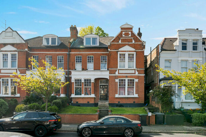 2 Bedroom Apartment To Rent In Cecile Park, Crouch End, London, N8