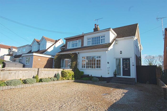 4 Bedroom Semi-Detached House For Sale In Scrub Rise, Billericay, CM12