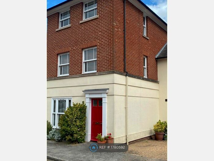 2 Bedroom Flat To Rent In Carriage Mews, Canterbury, CT2