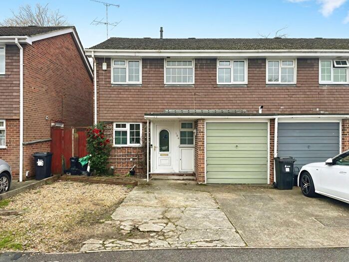 4 Bedroom Semi Detached House To Rent In Bathurst Road, Winnersh, RG41