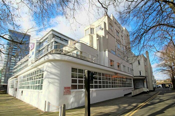 2 Bedroom Flat To Rent In Uxbridge Road, London, W5