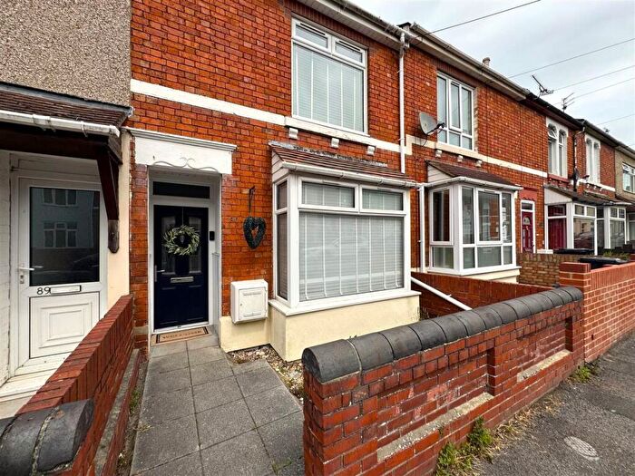 3 Bedroom Terraced House For Sale In Linslade Street, Swindon, SN2