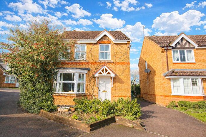 4 Bedroom Detached House For Sale In Willow Herb Close, Rushden, NN10