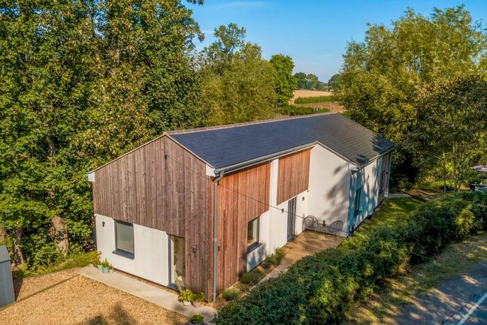 3 Bedroom Character Property For Sale In Byfield Road, Woodford Halse, Daventry, NN11