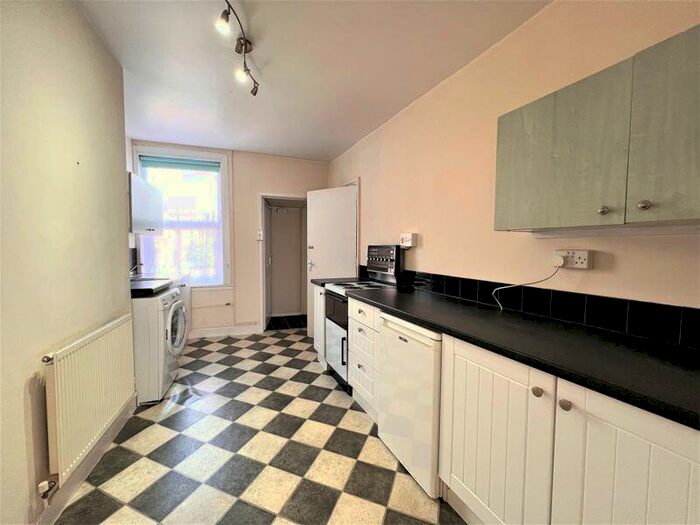 1 Bedroom Flat To Rent In St. Michaels Square, Gloucester, GL1