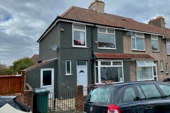 3 Bedroom End Of Terrace House To Rent In Leonards Avenue, Easton, Bristol, BS5