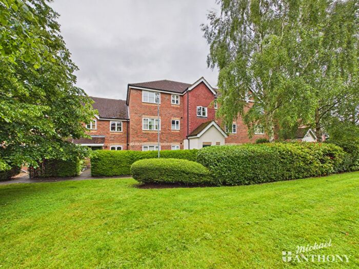 2 Bedroom Flat To Rent In Whitehead Way, Aylesbury, HP21
