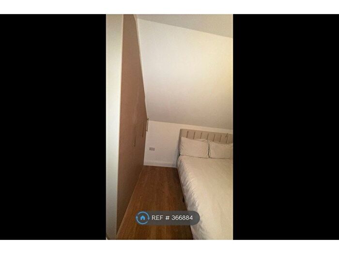 1 Bedroom Flat To Rent In Heronsgate, Edgware, HA8
