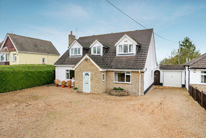 4 Bedroom Detached House For Sale In Lower Icknield Way, Great Kimble, Aylesbury, Buckinghamshire, HP17