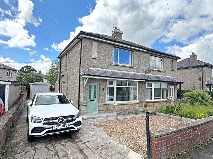 3 Bedroom Semi-Detached House For Sale In Airedale Avenue, Gargrave, North Yorkshire, BD23