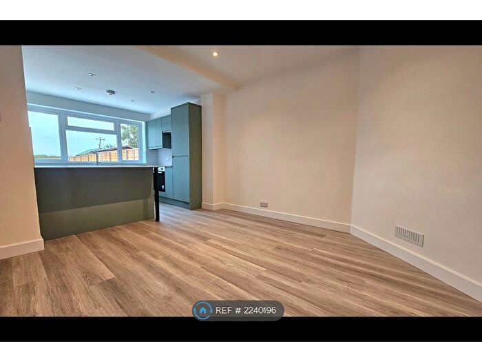 3 Bedroom Terraced House To Rent In Funtley Road, Fareham, PO17