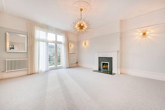 5 Bedroom Semi-Detached House To Rent In Courtfield Gardens, West Ealing, London, W13