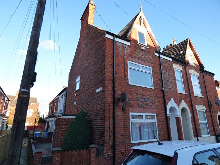 3 Bedroom End Of Terrace House To Rent In Sherburn Street, Hull, HU9