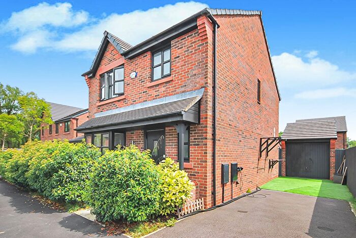 3 Bedroom Detached House For Sale In Crompton Way, Warrington, WA3