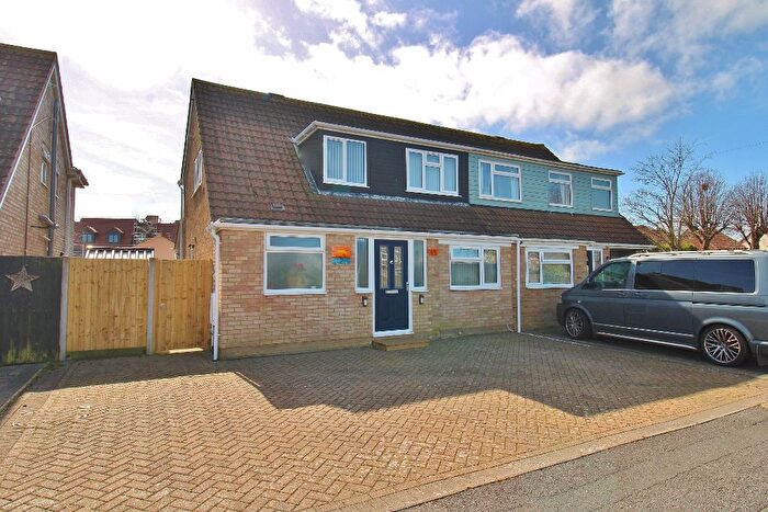 4 Bedroom Semi Detached House For Sale In Kingsmead Avenue, Stubbington, PO14