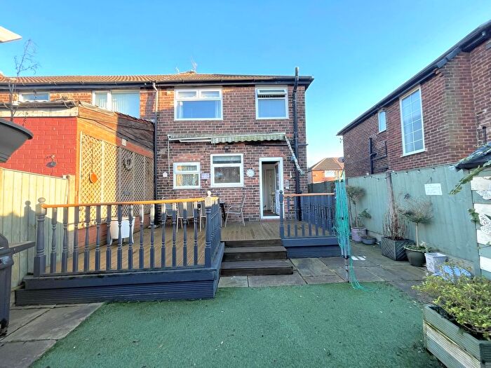 2 Bedroom End Of Terrace House To Rent In Clough Road, Manchester, M43