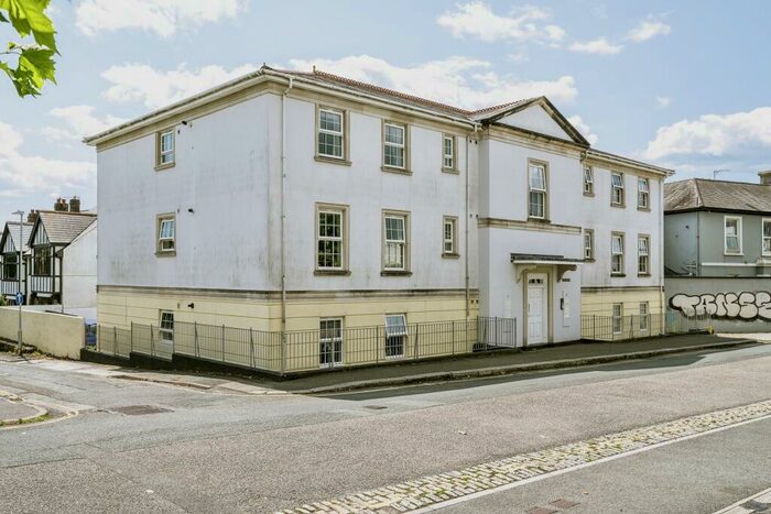 2 Bedroom Flat To Rent In Greenbank Terrace, Greenbank, Plymouth, PL4