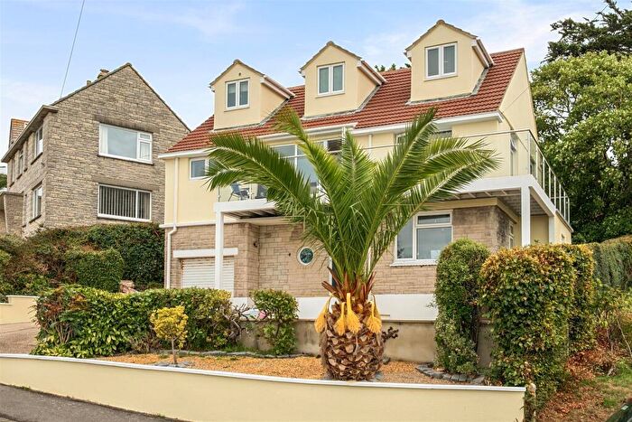 4 Bedroom Detached House For Sale In Overcombe Drive, Weymouth, DT3