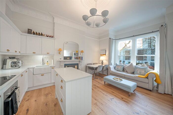 2 Bedroom Flat For Sale In Fellows Road, London, NW3